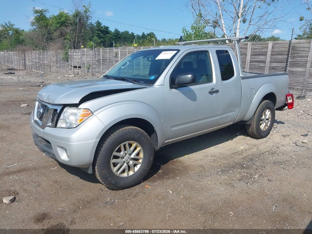 2015 Nissan FRONTIER SV — фото 2