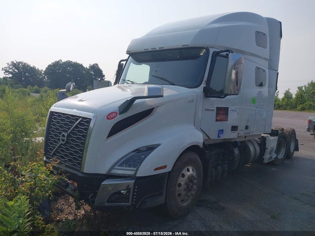 2019 VOLVO VN 