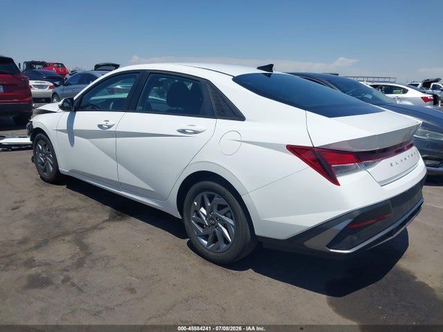 صورة 3 لـ 2024 Hyundai ELANTRA SEL