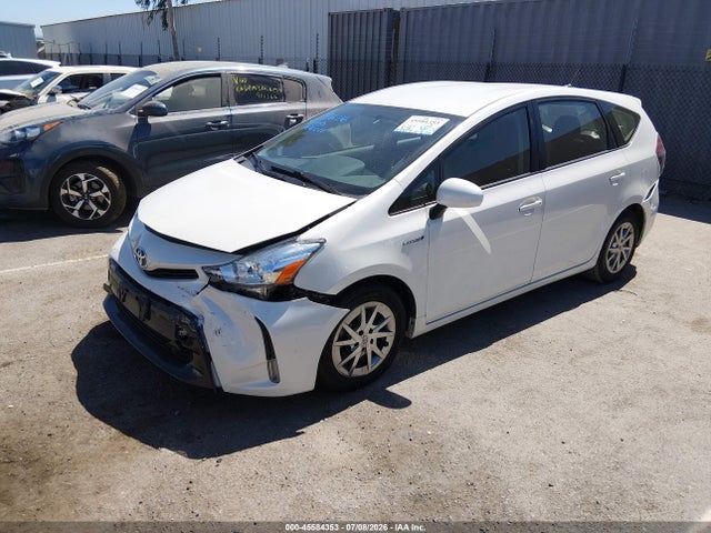 2016 Toyota PRIUS V THREE — фото 2