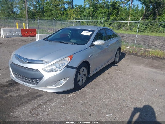 2012 Hyundai SONATA HYBRID 照片 2
