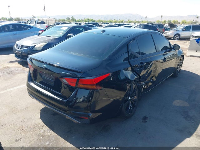 2022 Nissan ALTIMA SR FWD photo 4