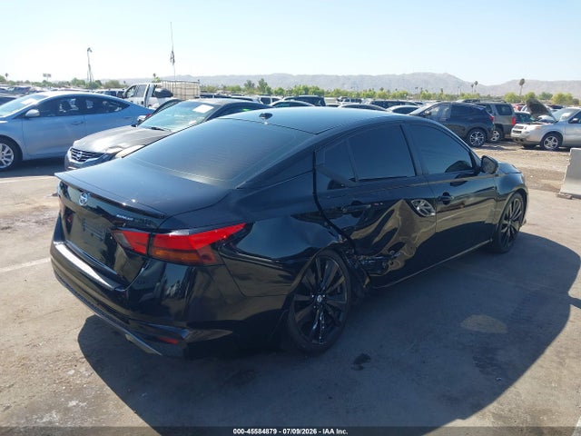 2022 Nissan ALTIMA SR FWD photo 6