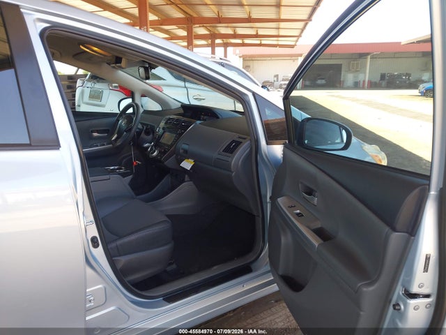 صورة 5 لـ 2012 Toyota PRIUS V FIVE