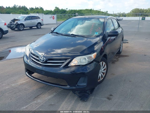 2013 Toyota COROLLA LE 照片 2