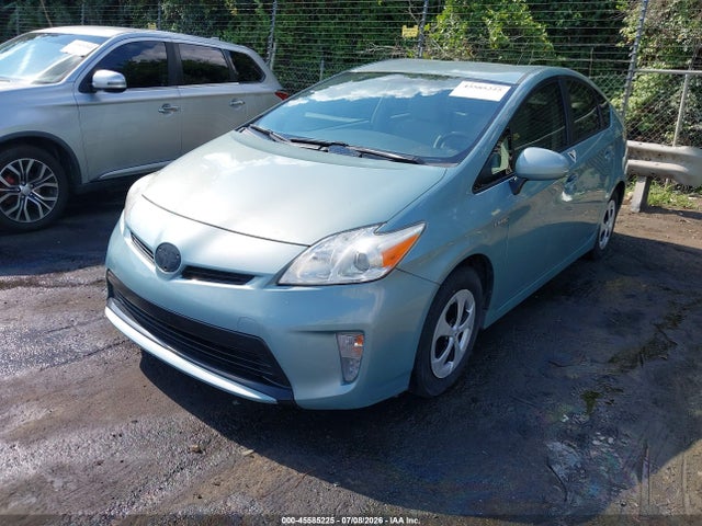 صورة 2 لـ 2014 Toyota PRIUS TWO