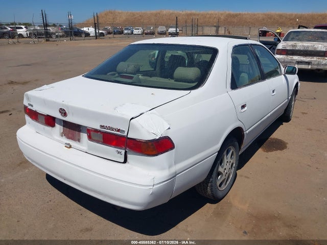 1998 Toyota CAMRY XLE V6 photo 4