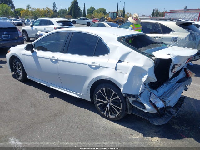 2018 Toyota CAMRY SE — фото 3