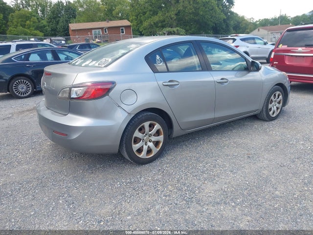 2013 Mazda MAZDA3 I SV photo 4