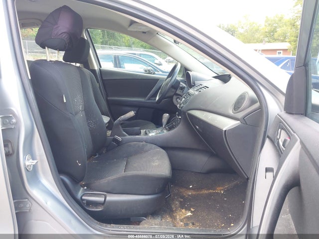 2013 Mazda MAZDA3 I SV photo 5