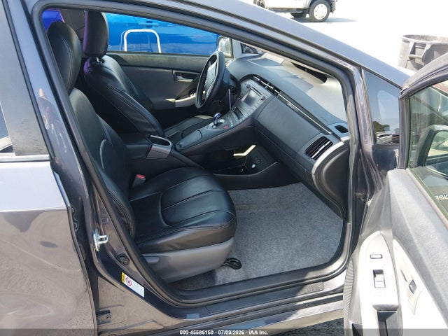 2015 Toyota PRIUS TWO — фото 5