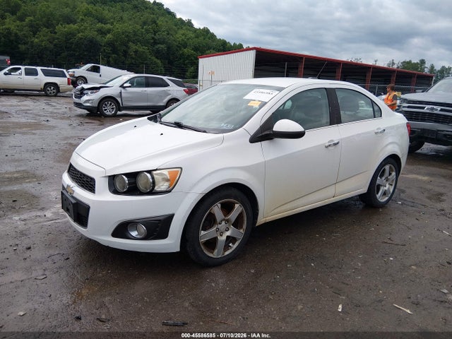 2015 Chevrolet SONIC LTZ AUTO 照片 2