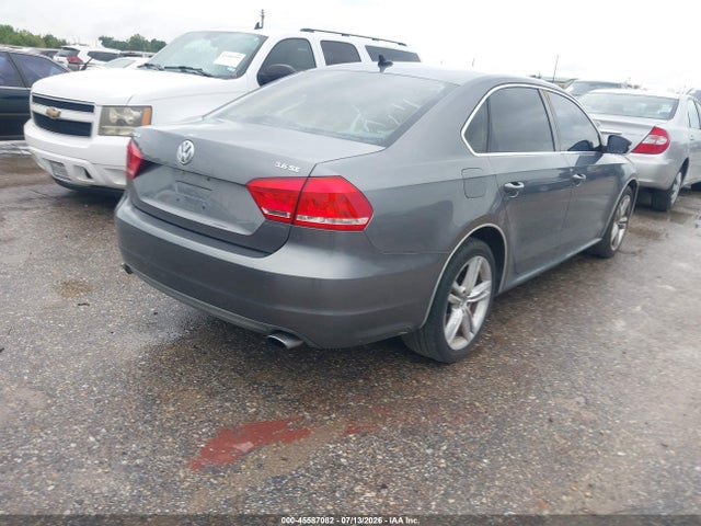 2012 Volkswagen PASSAT 3.6L V6 SE — фото 4