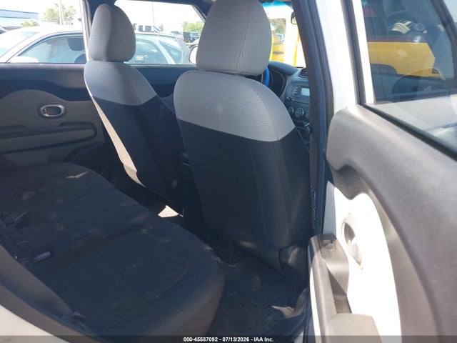 صورة 8 لـ 2016 KIA SOUL