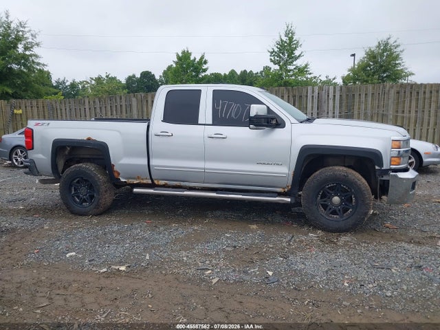 2015 Chevrolet SILVERADO 2500HD LT — миниатюра 14