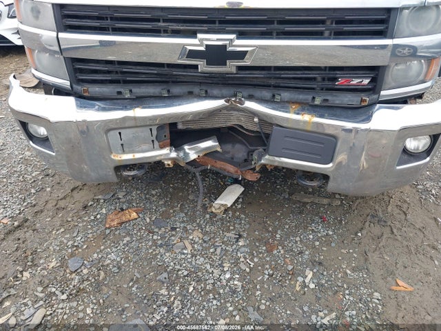 2015 Chevrolet SILVERADO 2500HD LT — миниатюра 6