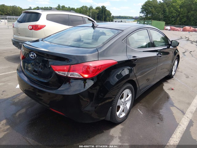 2013 Hyundai ELANTRA GLS 照片 4