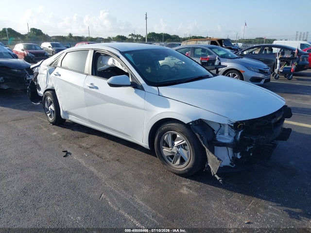 2024 HYUNDAI ELANTRA SE