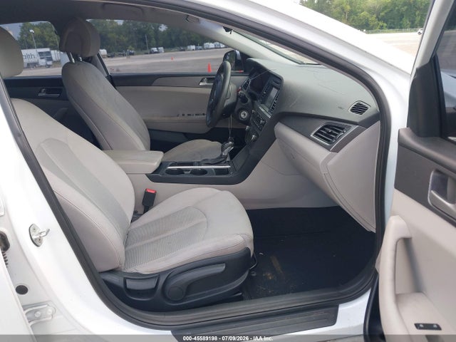 2016 Hyundai SONATA SE — фото 5
