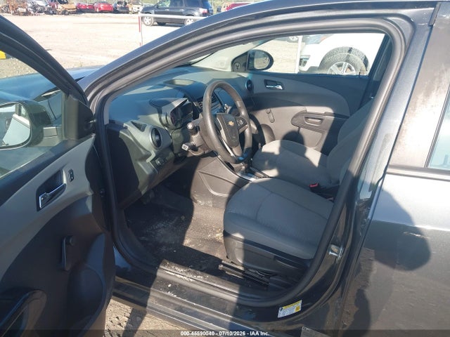 صورة 5 لـ 2014 Chevrolet SONIC LS AUTO