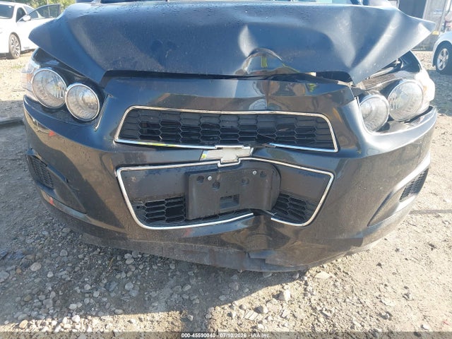 صورة 6 لـ 2014 Chevrolet SONIC LS AUTO