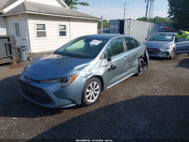 2020 Toyota COROLLA LE photo 2