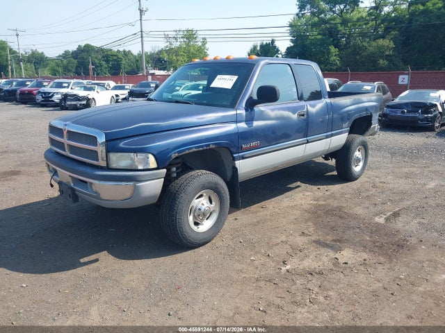 2002 Dodge RAM 2500 ST 照片 2