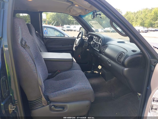 2002 Dodge RAM 2500 ST 照片 5