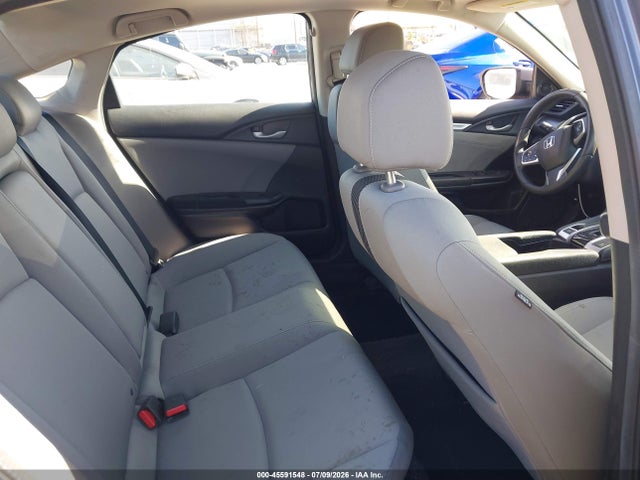 صورة 8 لـ 2016 Honda CIVIC EX