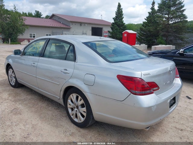 2009 Toyota AVALON XLS photo 3