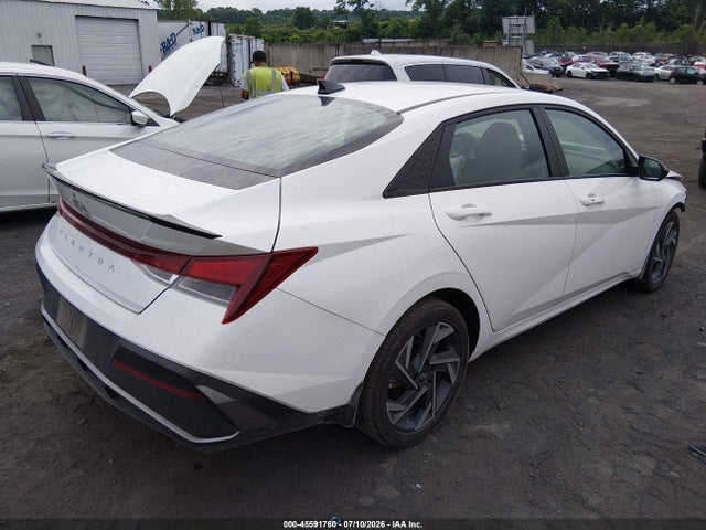 صورة 4 لـ 2025 Hyundai ELANTRA SEL SPORT