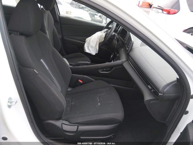 صورة 5 لـ 2025 Hyundai ELANTRA SEL SPORT