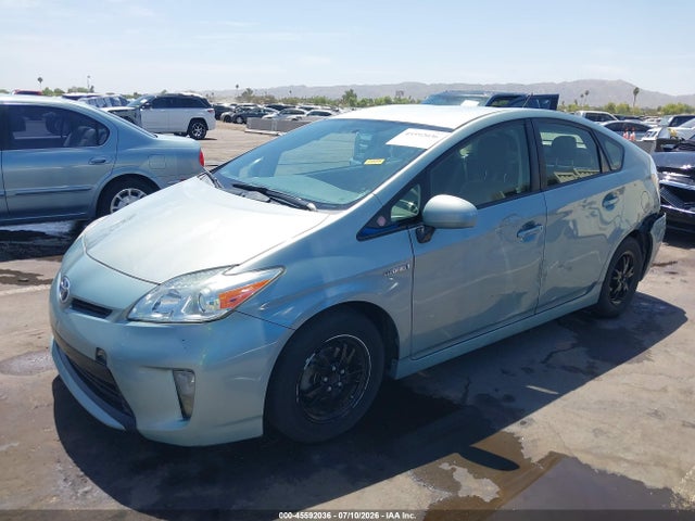 2013 Toyota PRIUS THREE 照片 2