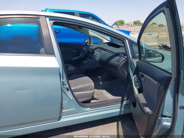 2013 Toyota PRIUS THREE 照片 5