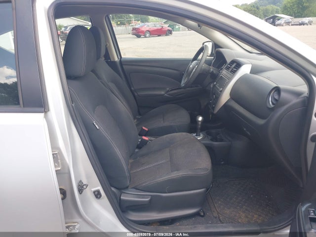 2016 Nissan VERSA 1.6 SV 照片 5