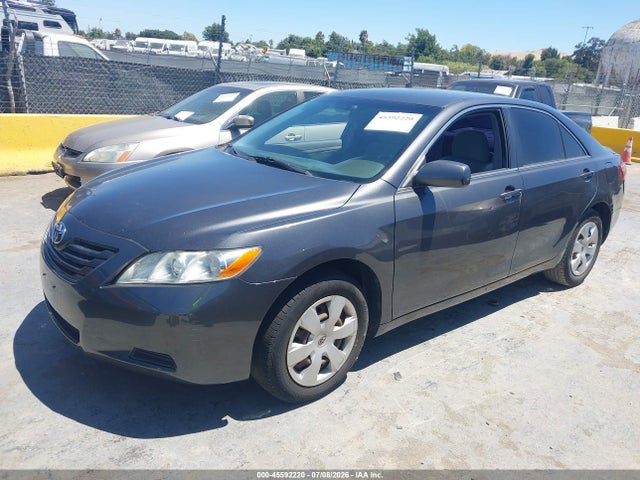 2009 Toyota CAMRY LE photo 2