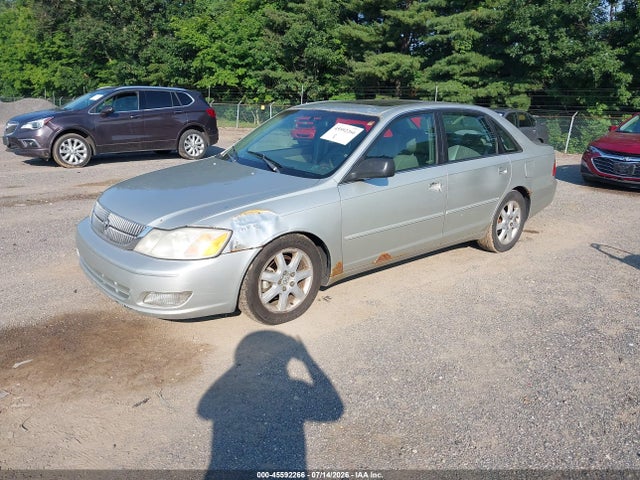 2000 Toyota AVALON XLS 照片 2