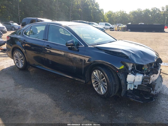 2018 TOYOTA CAMRY XLE