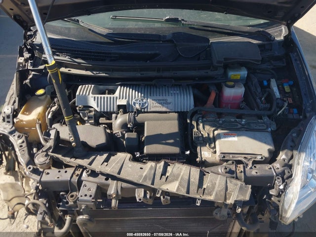 صورة 10 لـ 2014 Toyota PRIUS TWO