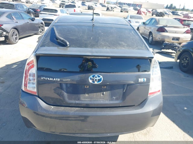 صورة مصغرة 17 لـ 2014 Toyota PRIUS TWO