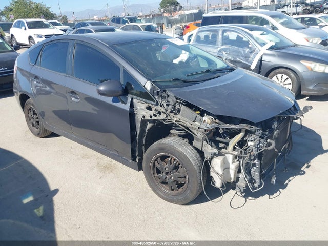 صورة 1 لـ 2014 Toyota PRIUS TWO