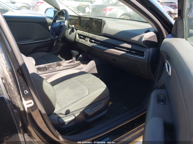 2025 KIA K4 LXS photo 5