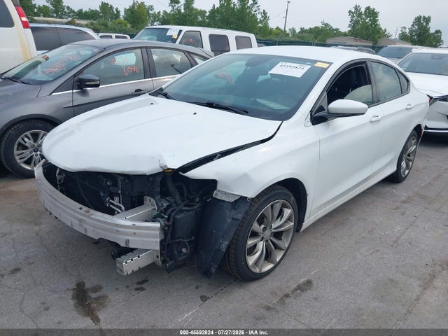 2015 Chrysler 200 S 照片 2