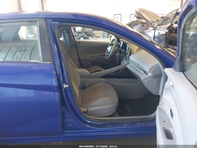 صورة 5 لـ 2021 Hyundai ELANTRA SE