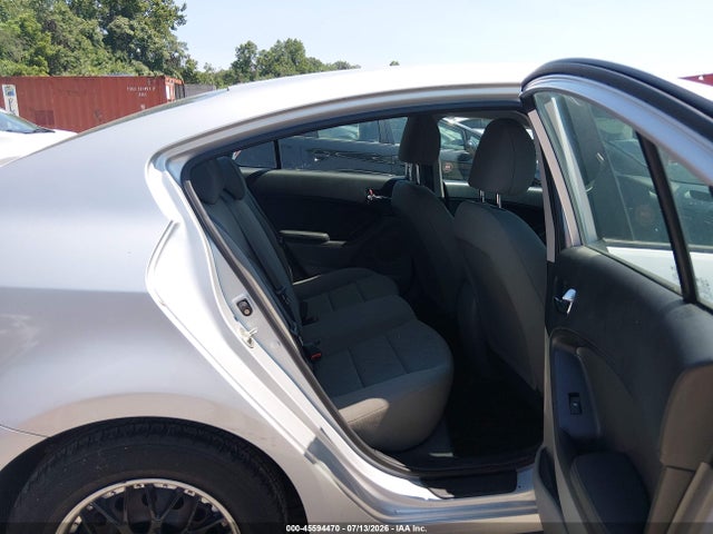 صورة 8 لـ 2015 KIA FORTE LX