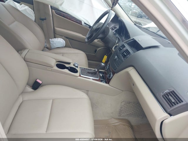 2010 Mercedes-BENZ C 300 LUXURY 4MATIC — фото 5