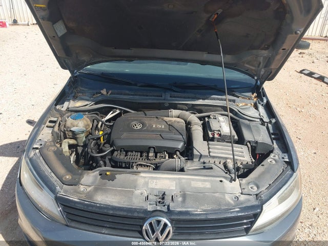 صورة 10 لـ 2014 Volkswagen JETTA 1.8T SE