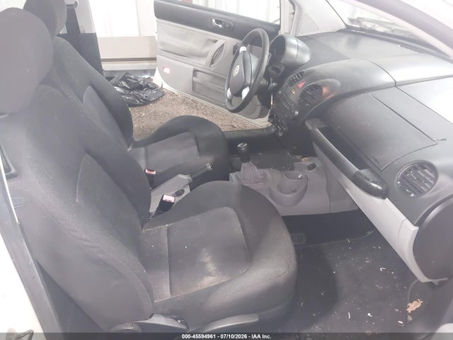 2005 Volkswagen NEW BEETLE GL 照片 5