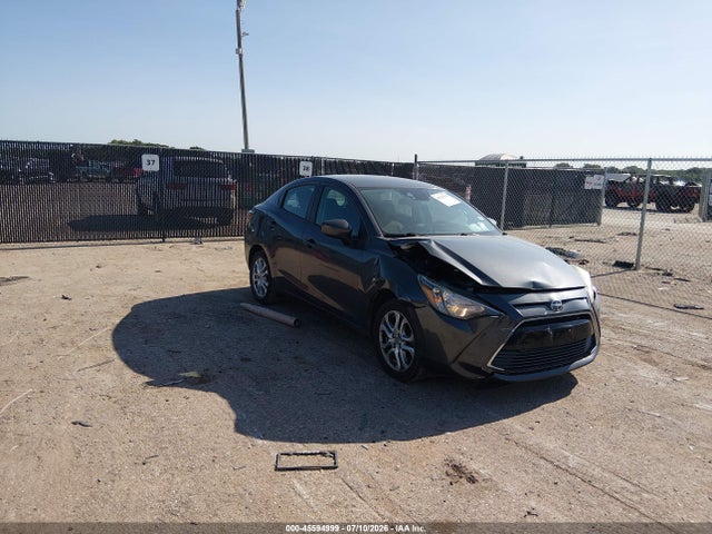 2016 TOYOTA SCION 