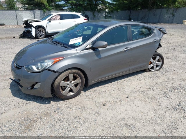 2013 Hyundai ELANTRA GLS 照片 2